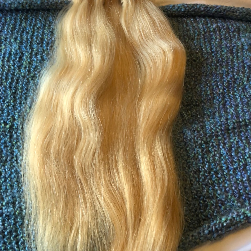 3 bundles of Vietnam remy human hair.